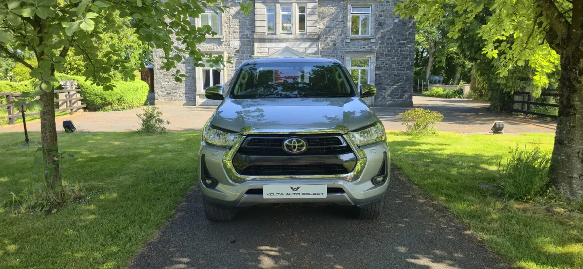 2023 Toyota Hilux 2.4 Icon D-4D Crew Cab - Image 3