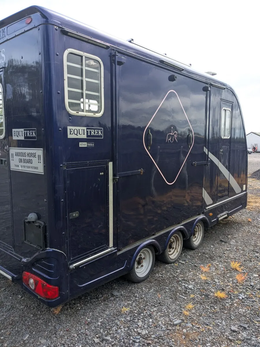 Horse box trailer - Image 3