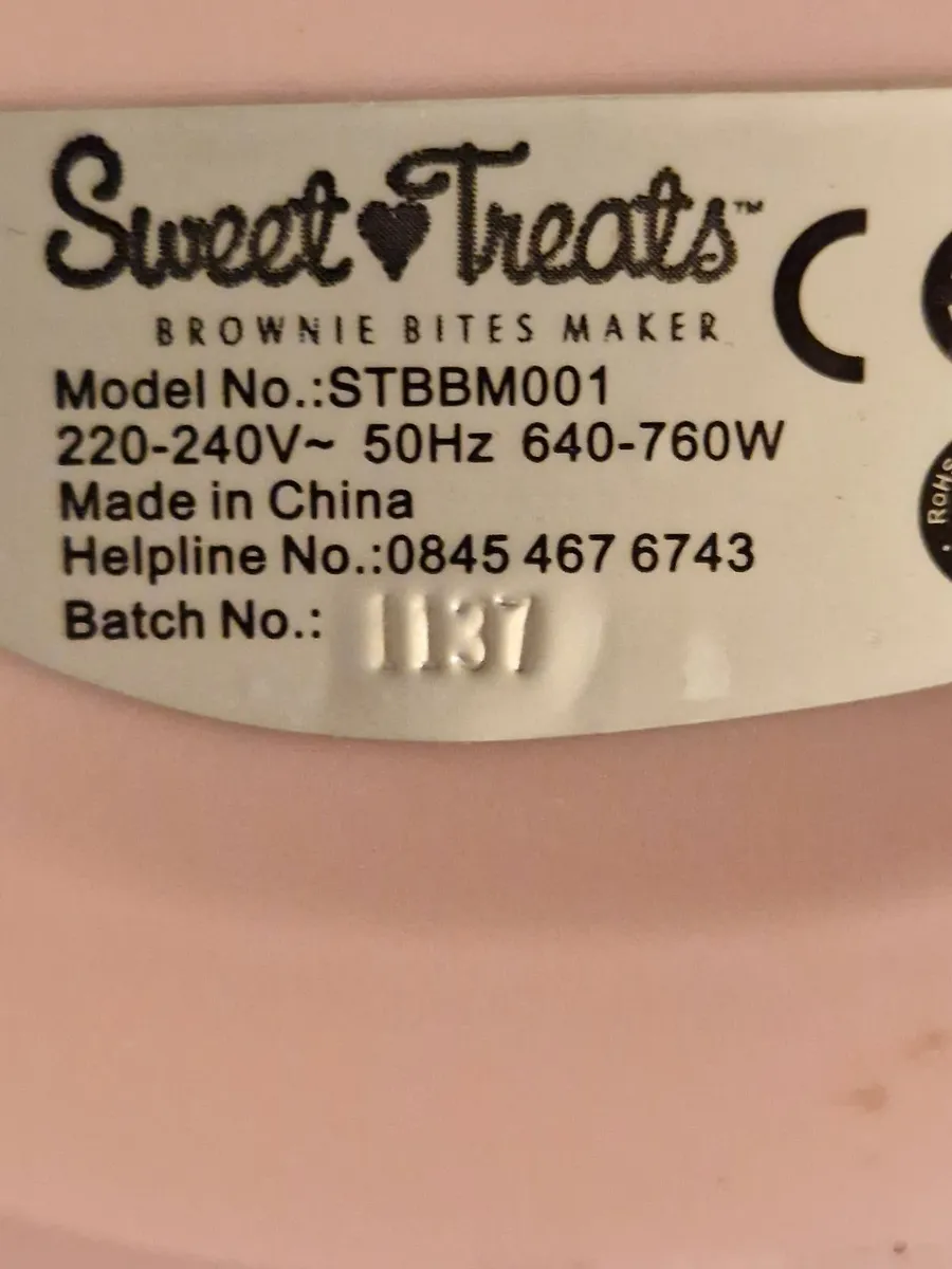 NEW Sweet Treats Brownie Bite Maker Model STBBM001 - Image 4