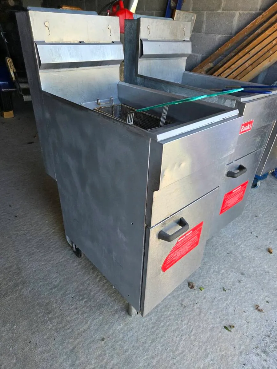 2 x 4 burner lpg fryers - Image 3