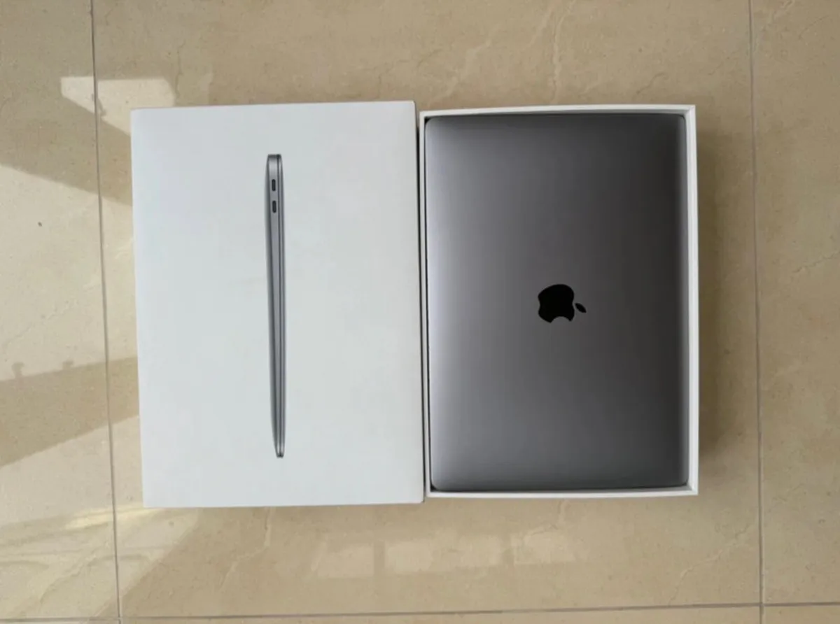 MacBook Air 13-inch - Image 1