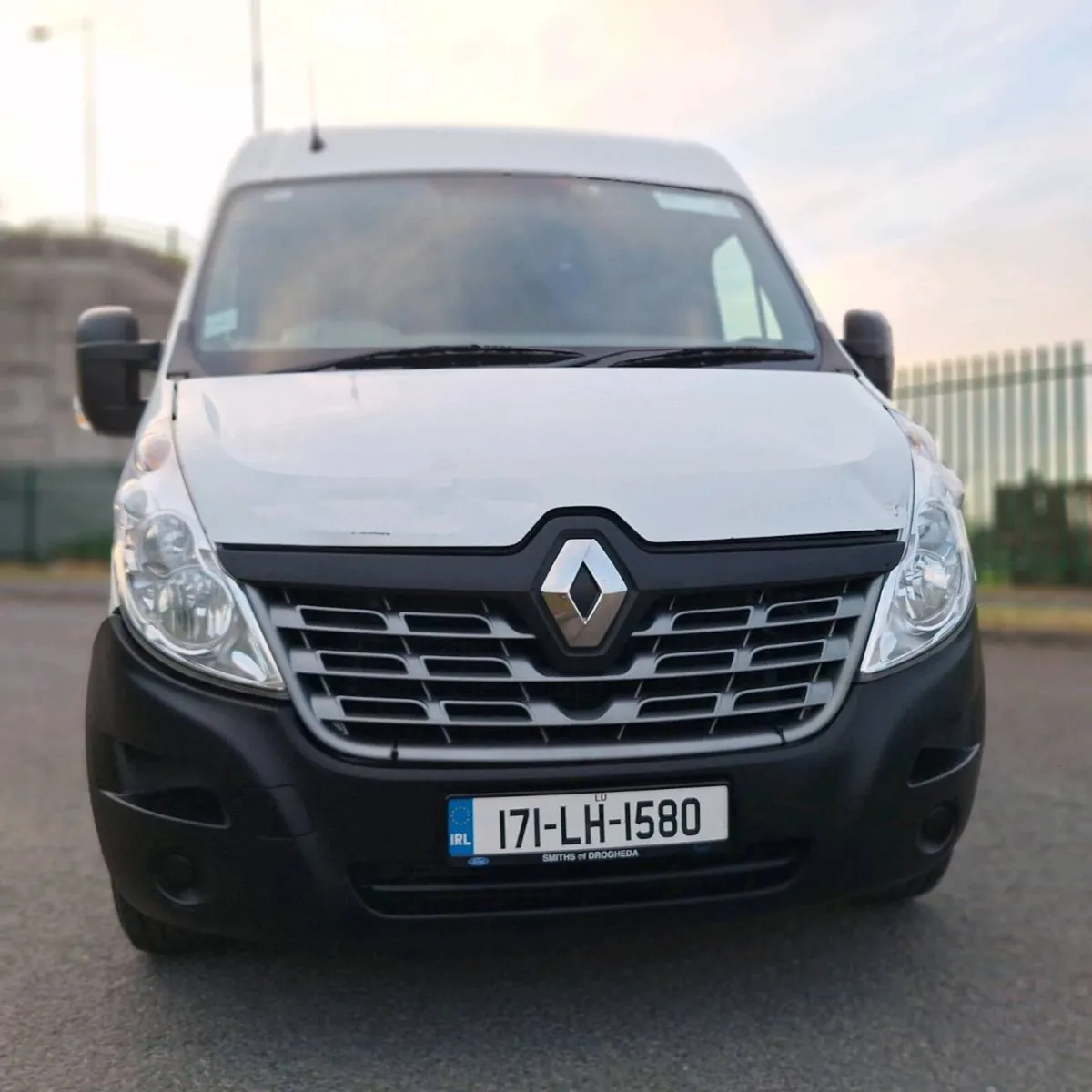 Renault Master 2017. S. O. L. D - Image 1