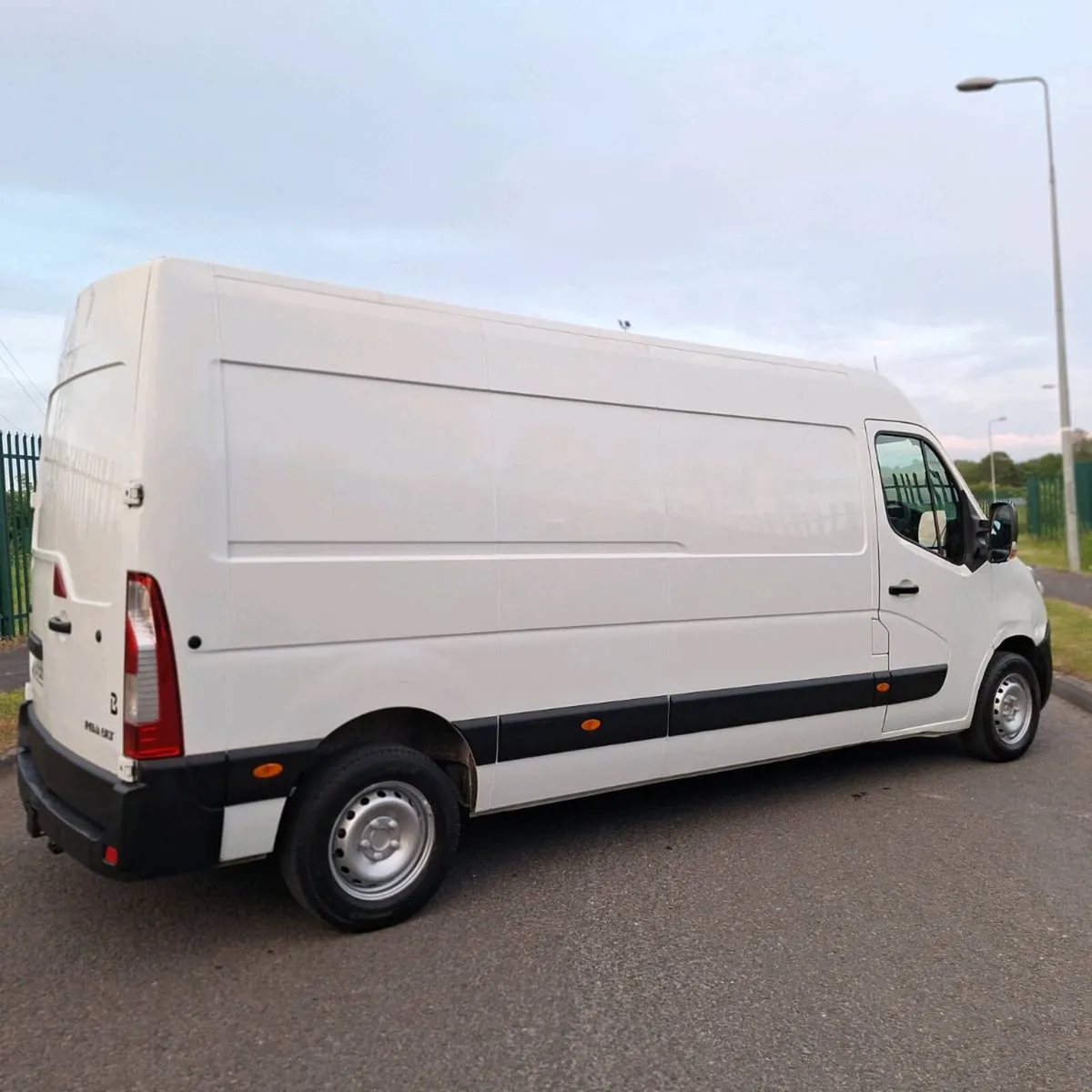 Renault Master 2017. S. O. L. D - Image 3