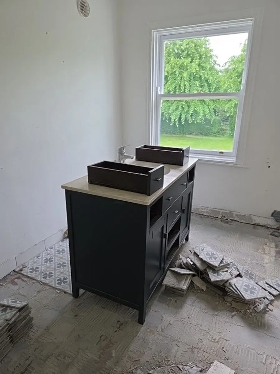 Bathroom Unit - Image 2