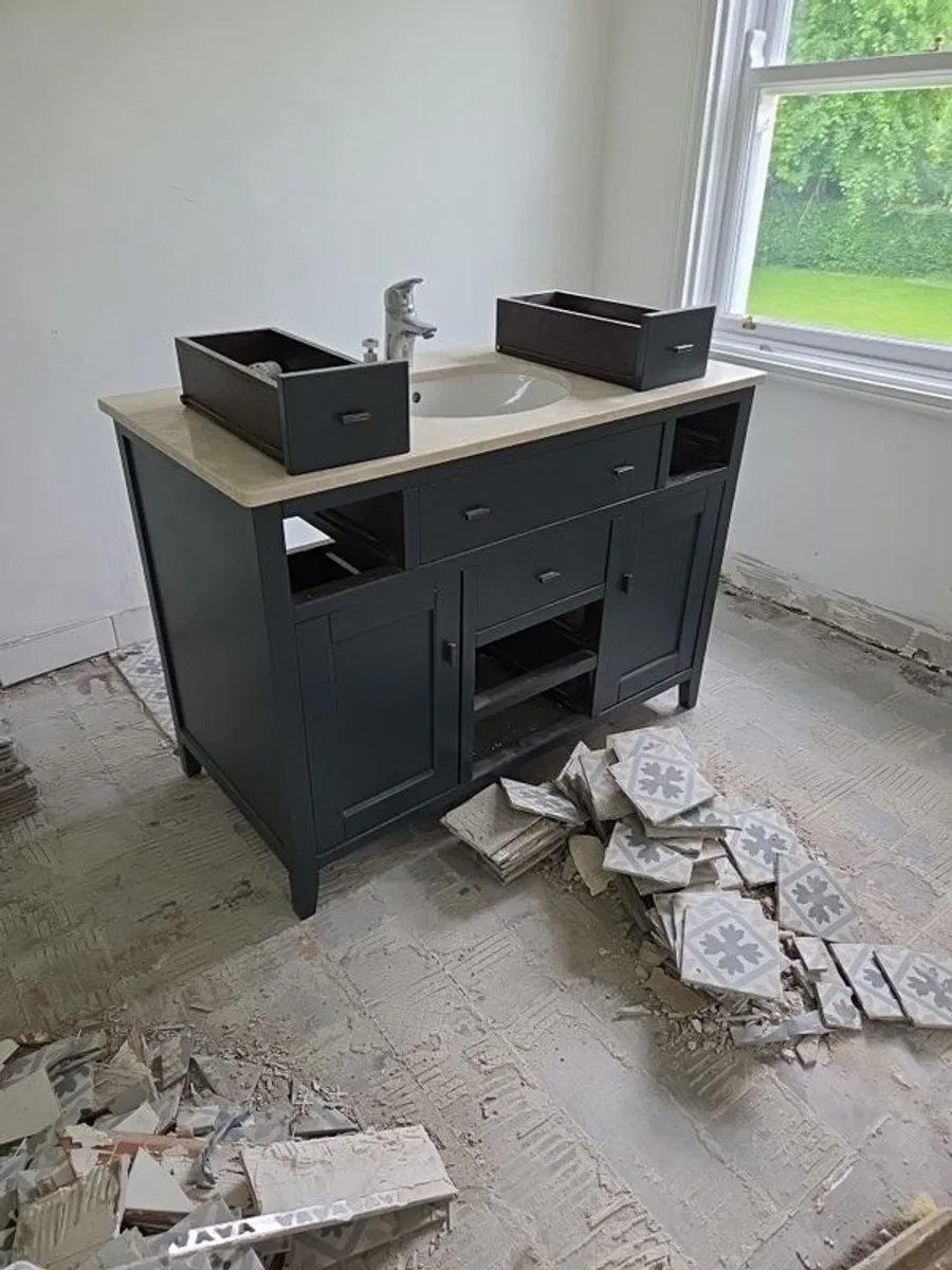 Bathroom Unit - Image 3