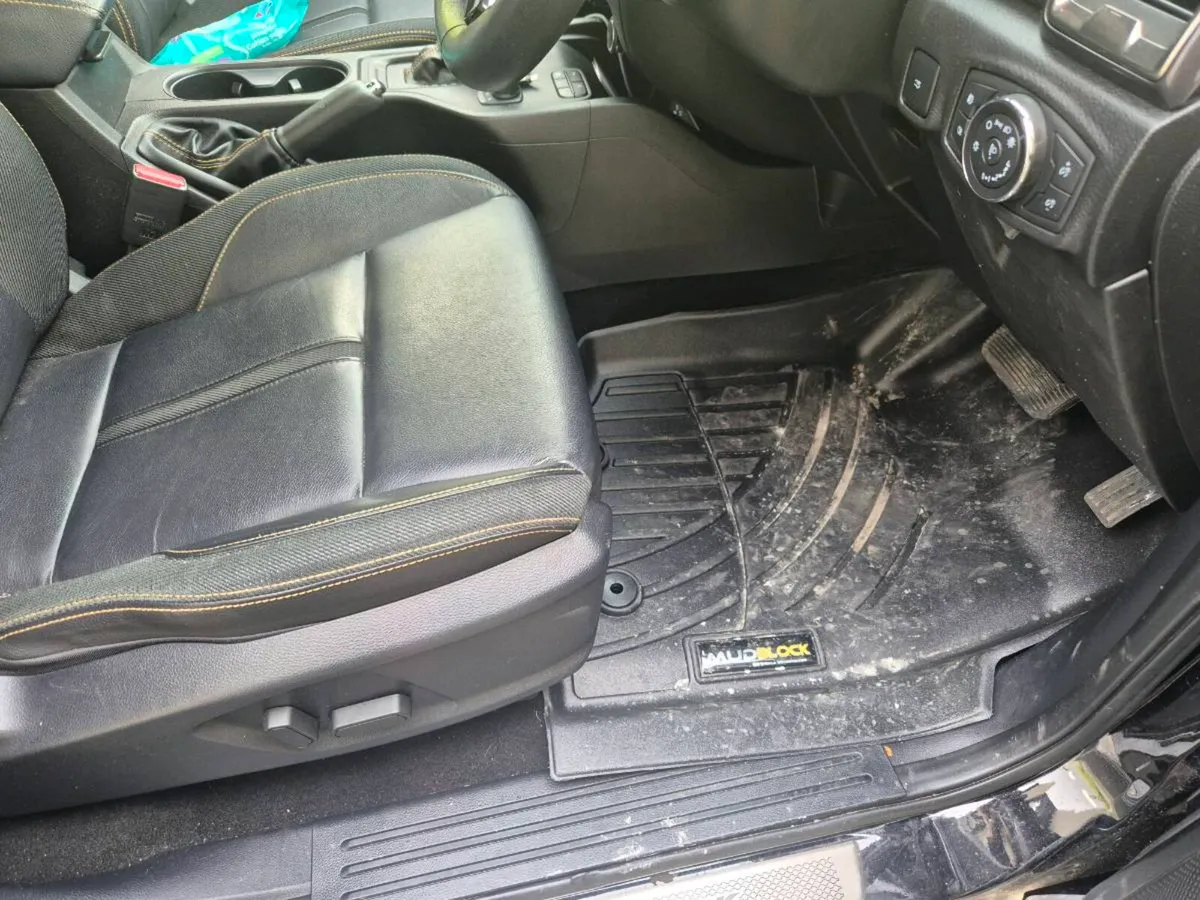 Ford Ranger 2012-2022 floor mats and tailgate cap - Image 2