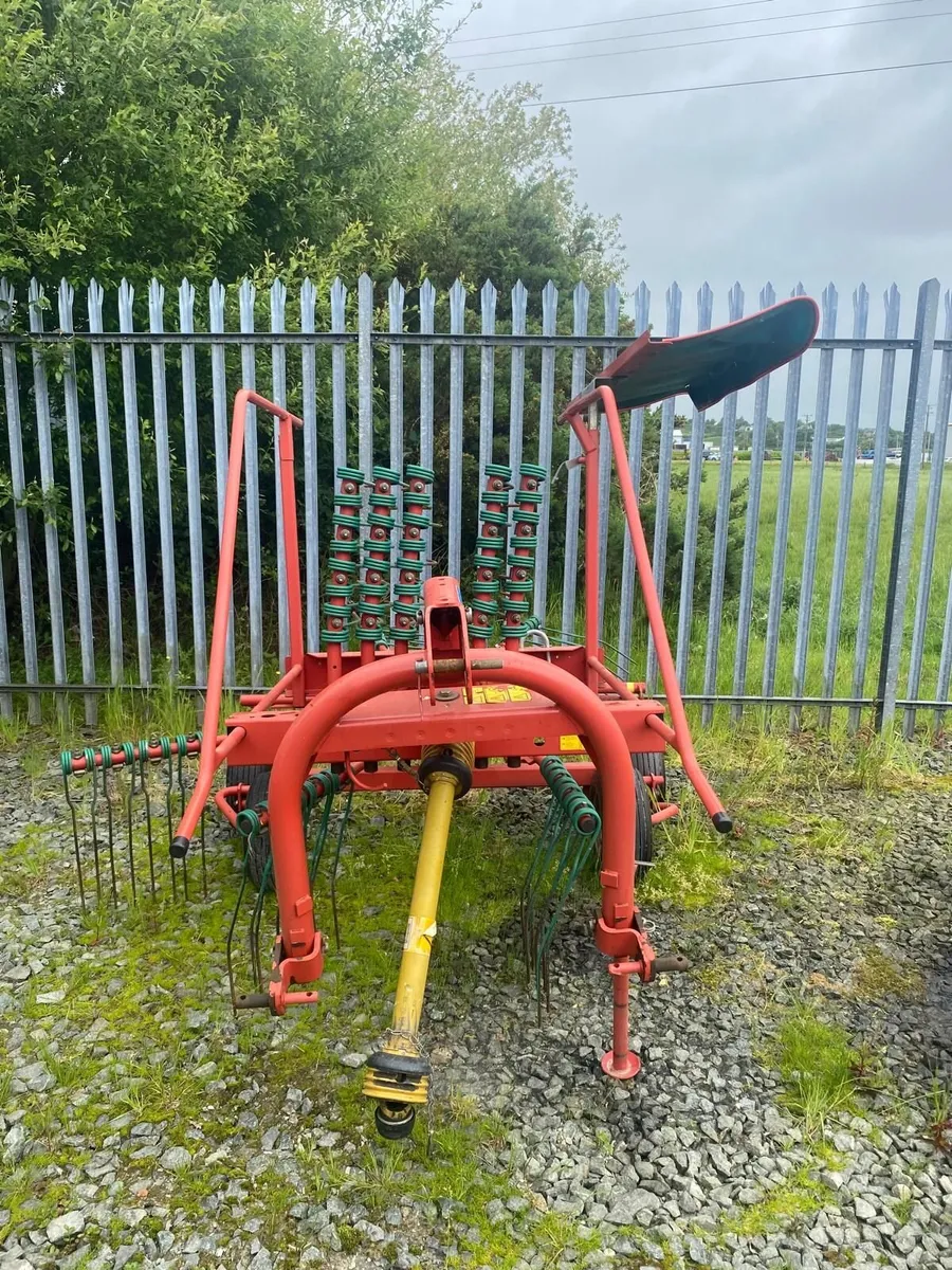 Kverneland Taarup 9035 Rake - Image 2
