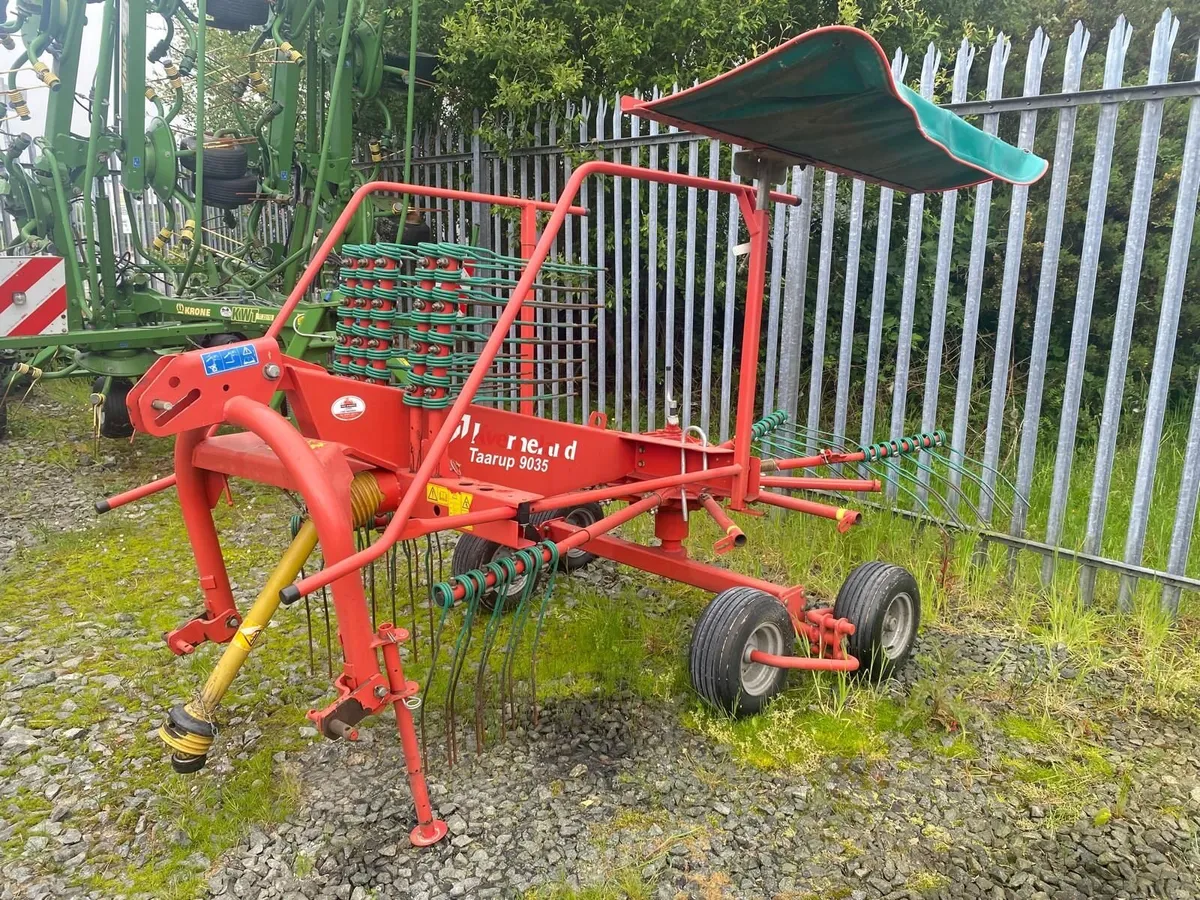 Kverneland Taarup 9035 Rake - Image 3
