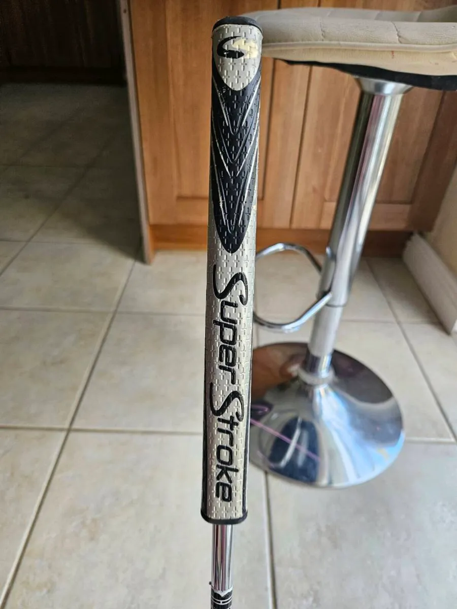 Odyssey 2 ball putter - Image 4