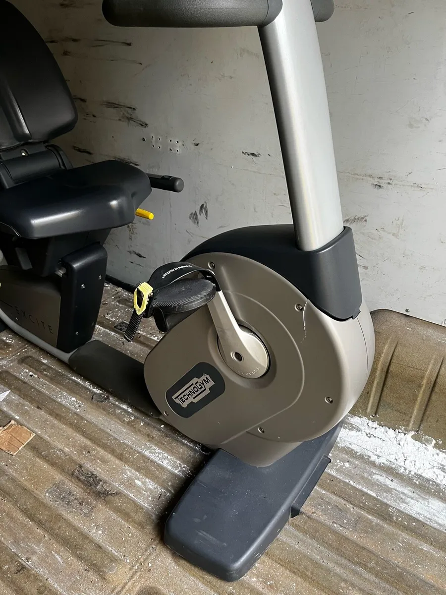 Technogym Exite recumbent exercise bike - Image 4