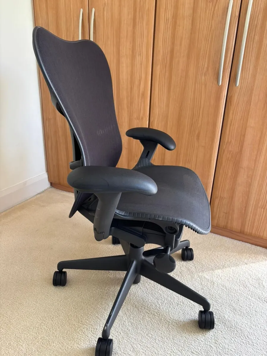 Herman Miller Mirra 2 Chair - Image 3