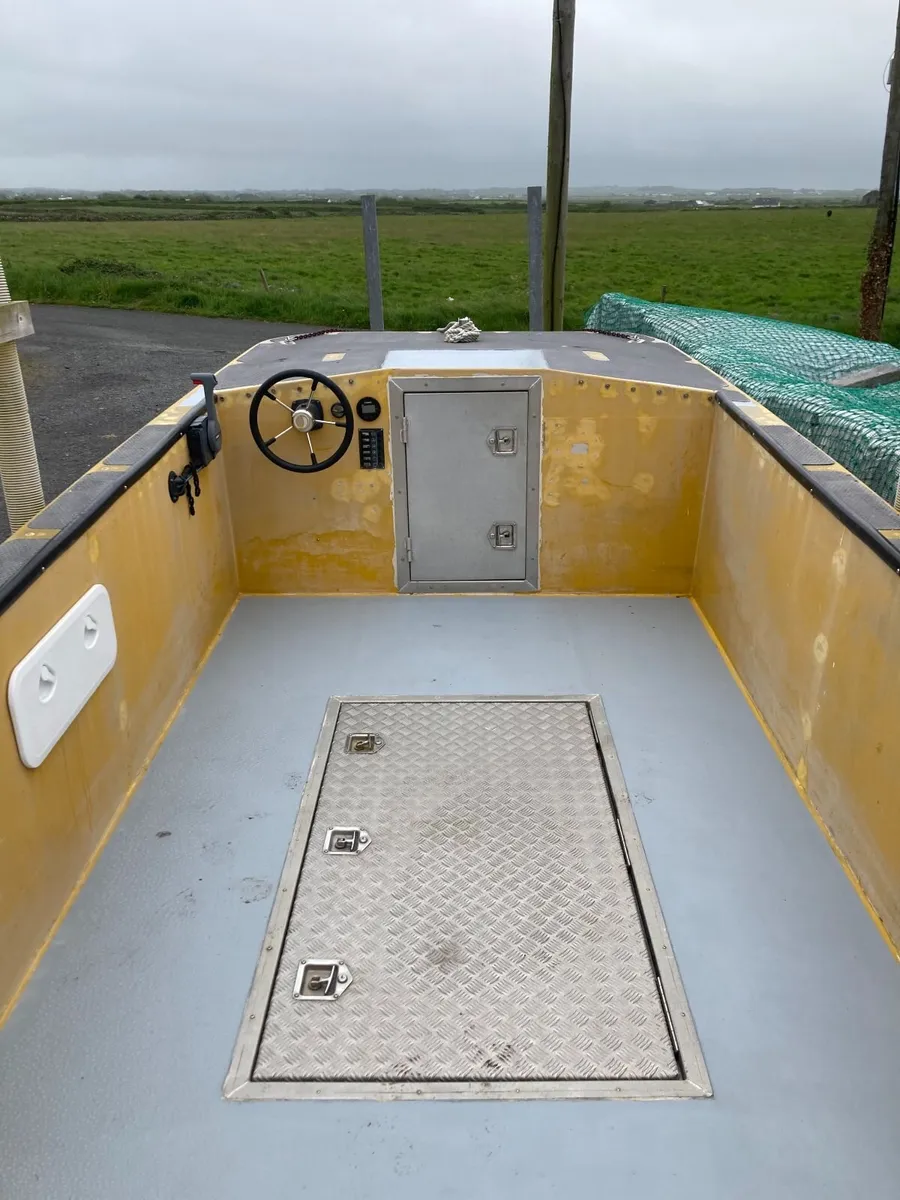 25ft boat Vikoma Seapack - Image 4