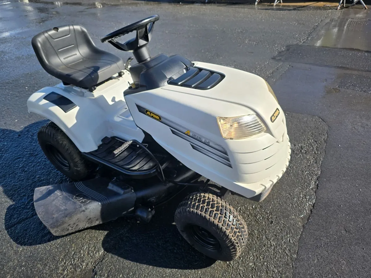 Ride on mowers all different - Image 2