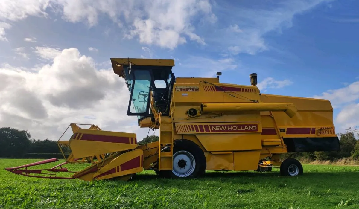 New Holland Combine Harvester - Image 3