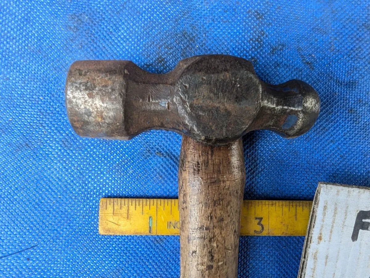 16oz Ball Pein Hammer - Image 1