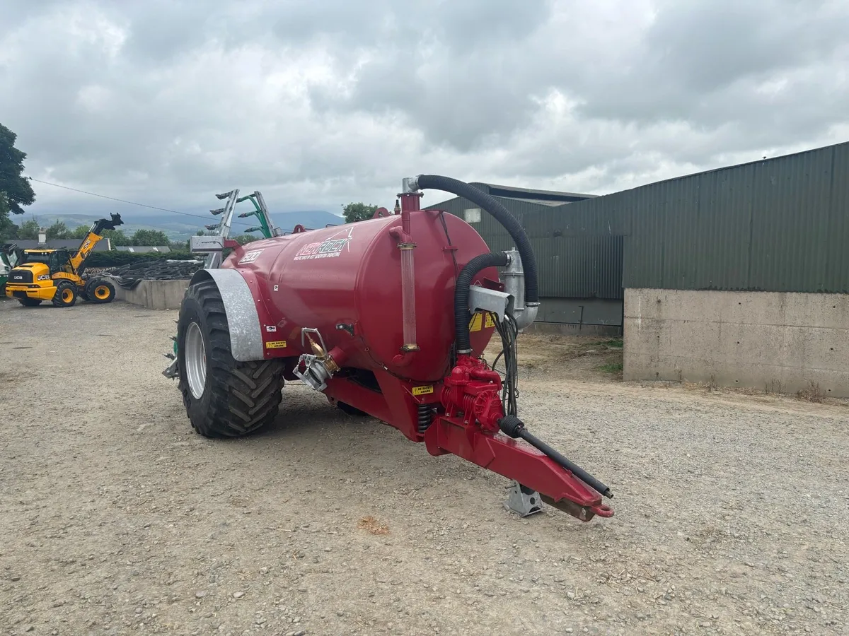 Newrock 1600g tanker for sale.! - Image 2