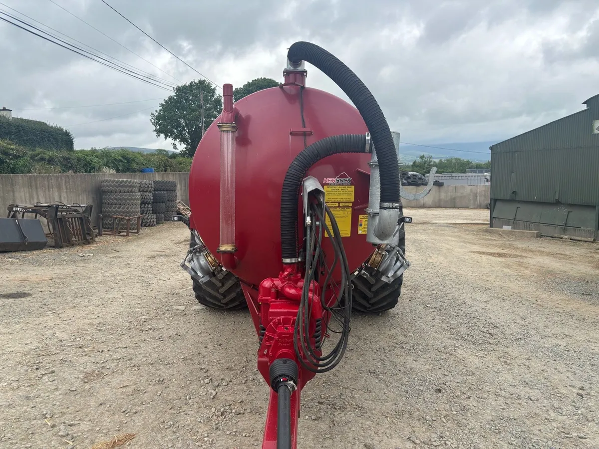 Newrock 1600g tanker for sale.! - Image 4