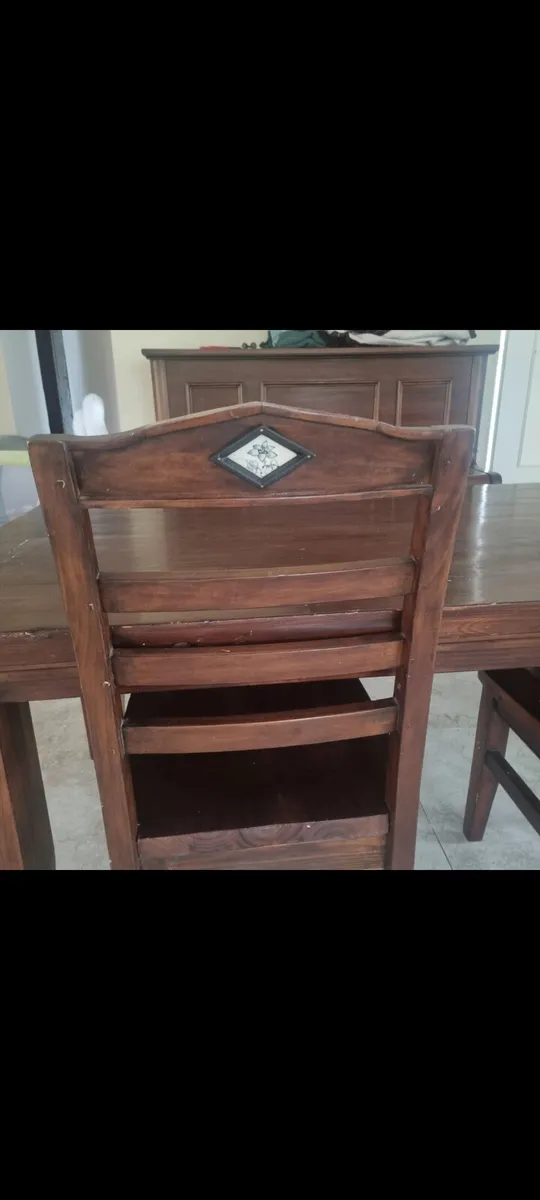 Table and 4 chairs - Image 2