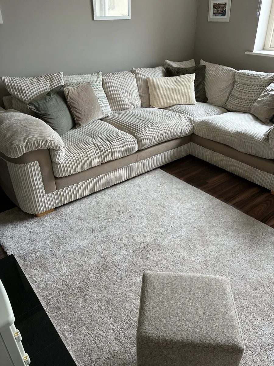 Corner sofa - Image 1