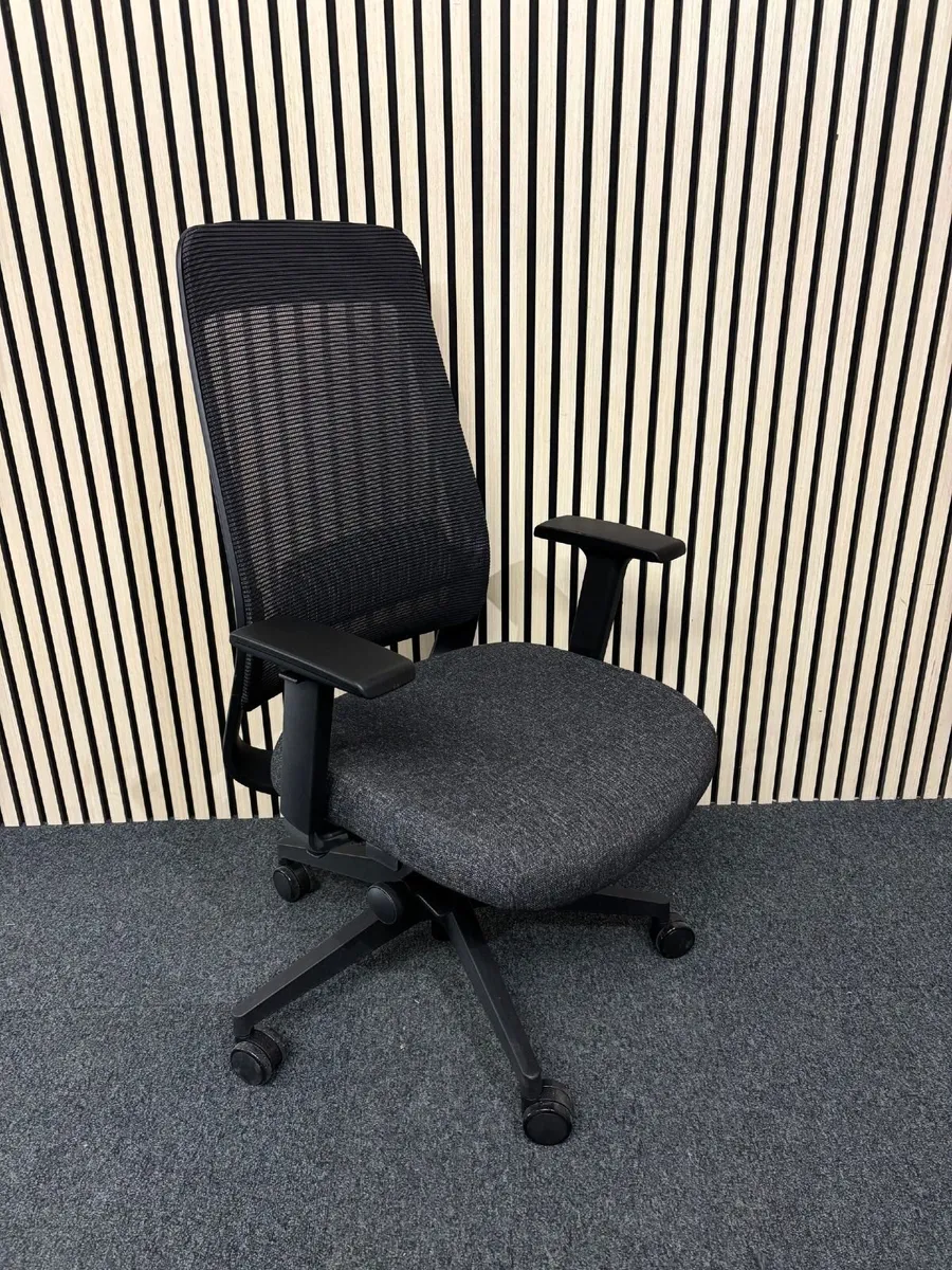 QUALITY LENNON SWIVEL CHAIR @ CJM - Image 1