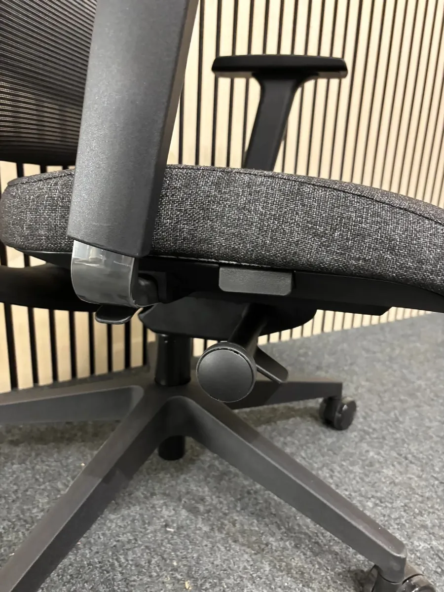 QUALITY LENNON SWIVEL CHAIR @ CJM - Image 4