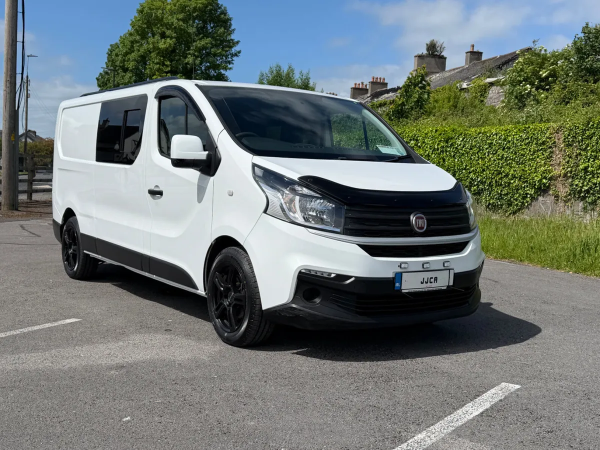 ABSOLUTELY STUNNING 2019 CREW CAB TOP SPEC - Image 1