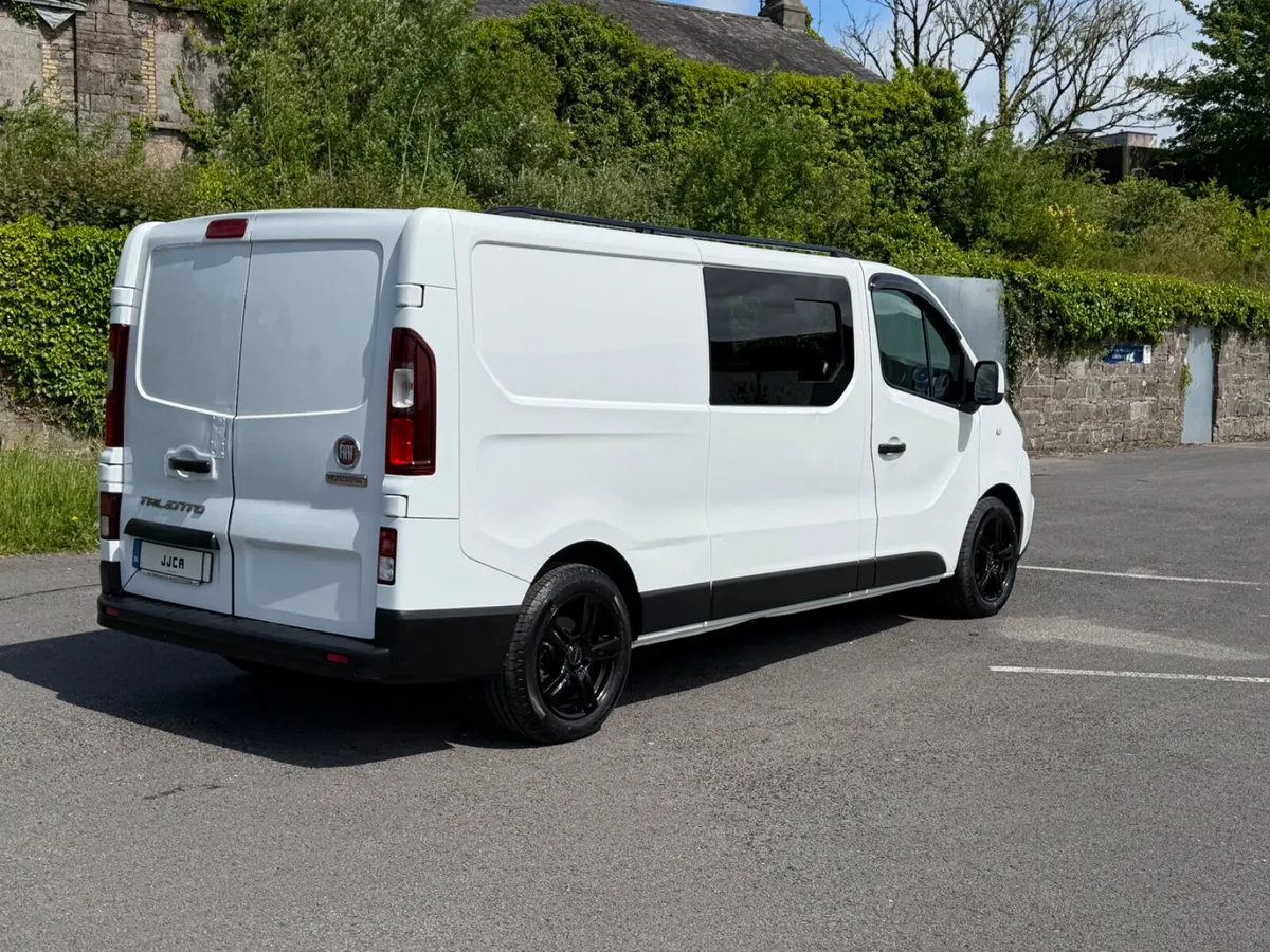 ABSOLUTELY STUNNING 2019 CREW CAB TOP SPEC - Image 1