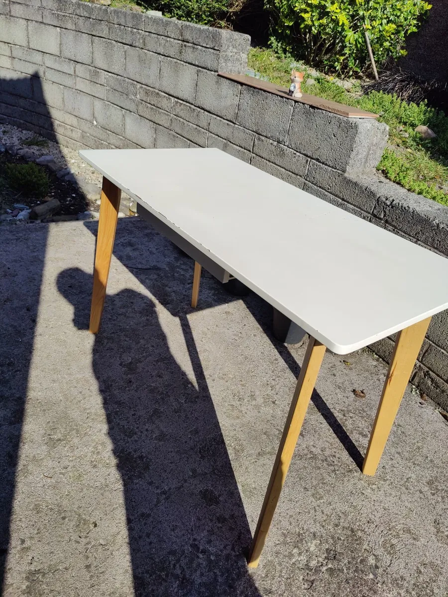 White desk 120x60 75cm high - Image 1