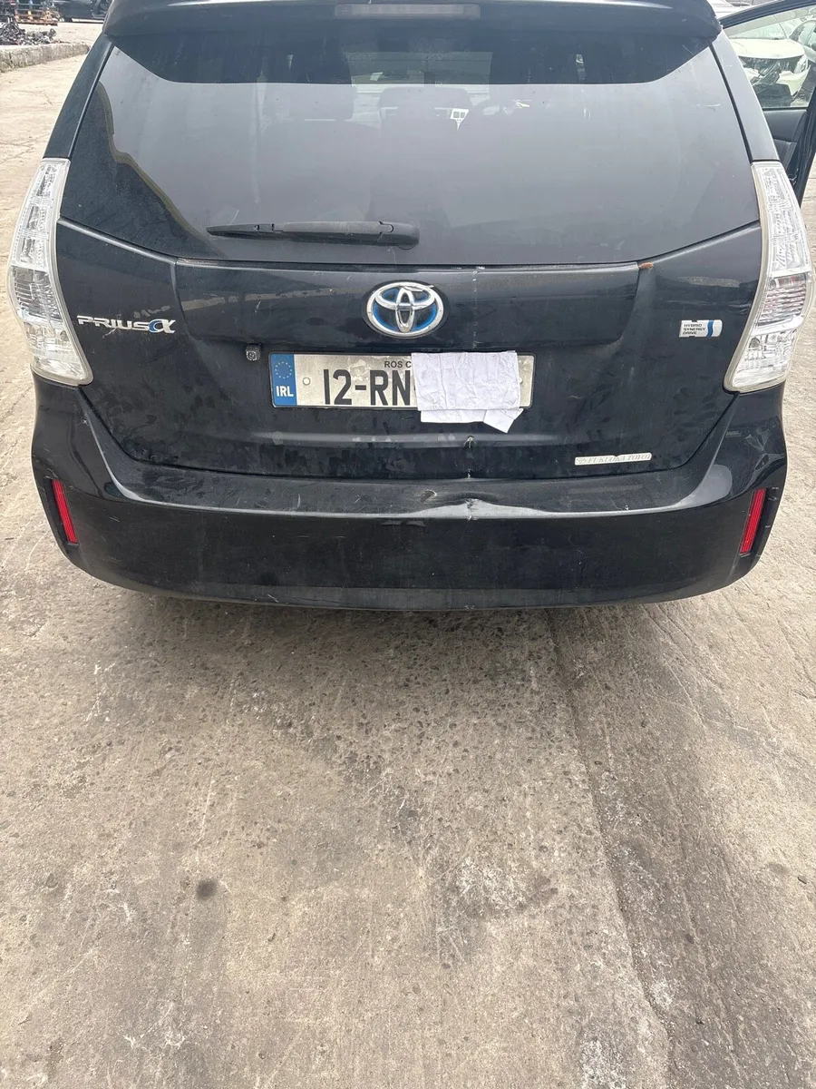 Damaged 2012 Prius - Image 1