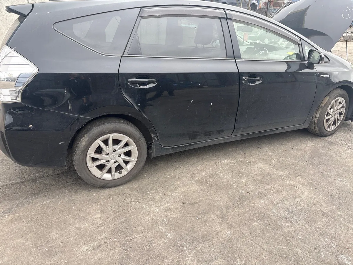 Damaged 2012 Prius - Image 2