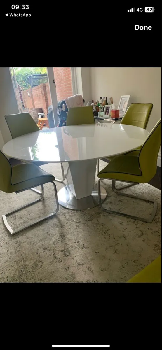 Dining table and chairs - Image 1