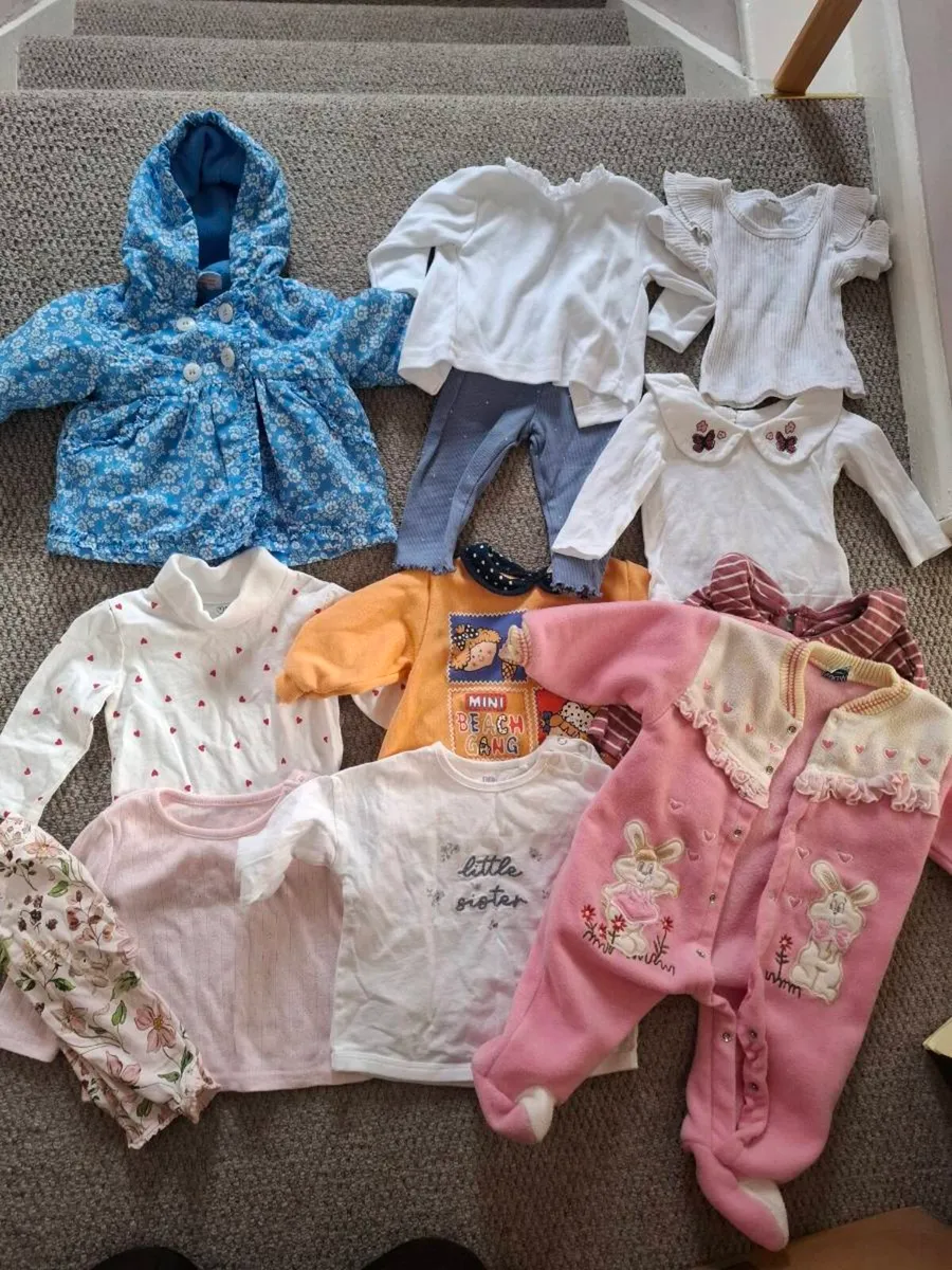 Baby clothes - Image 1