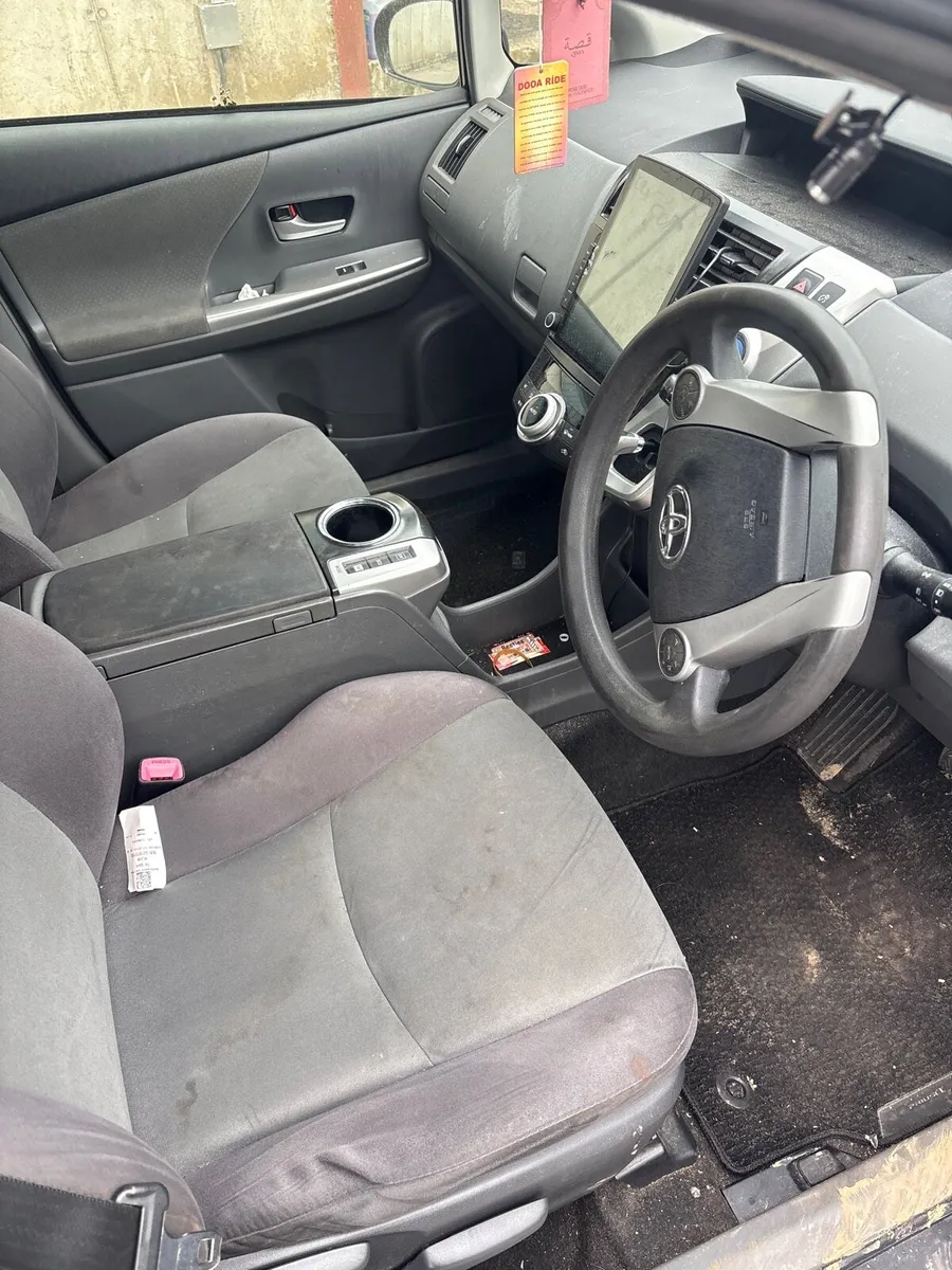 Damaged 2012 Prius - Image 4