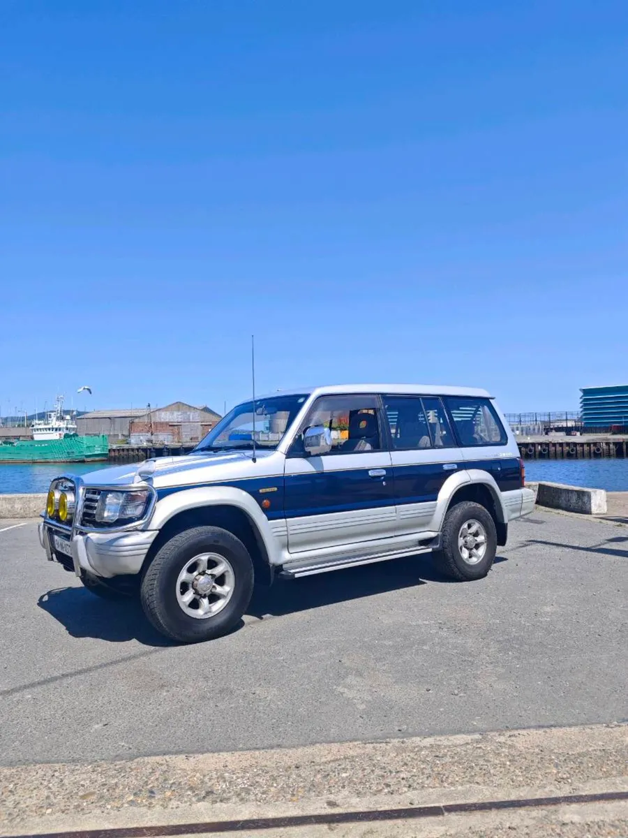 Mitsubishi Pajero LWB 1994 - Image 1