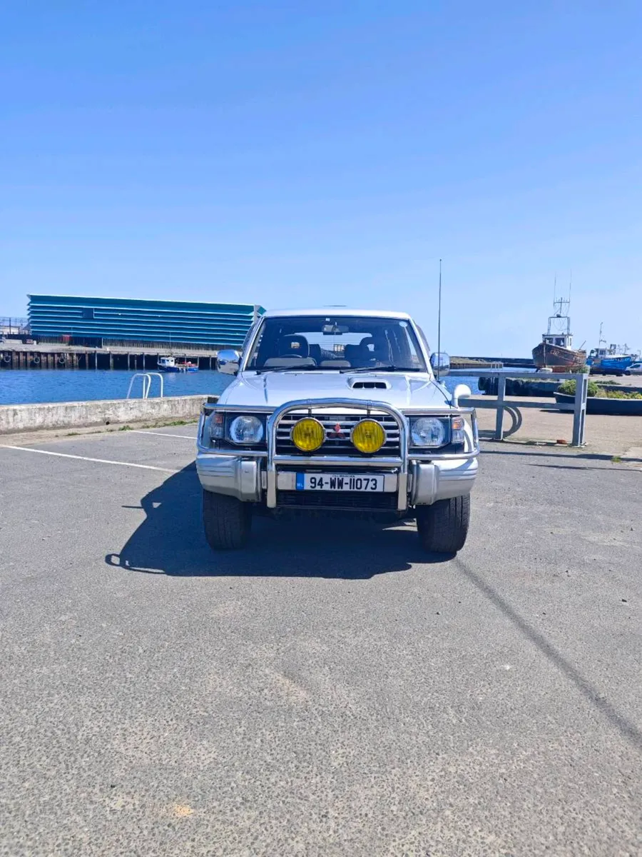 Mitsubishi Pajero LWB 1994 - Image 2