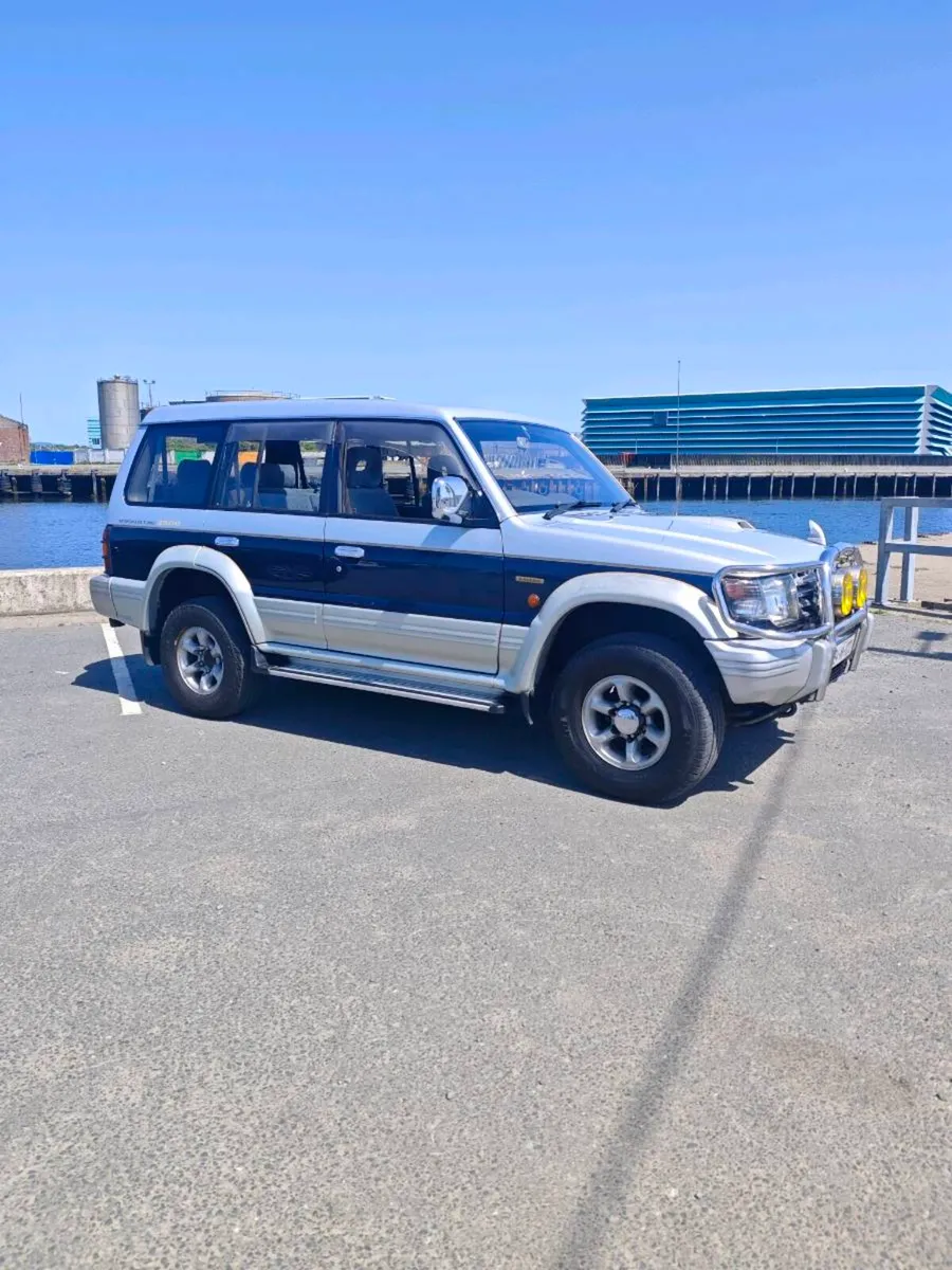 Mitsubishi Pajero LWB 1994 - Image 3