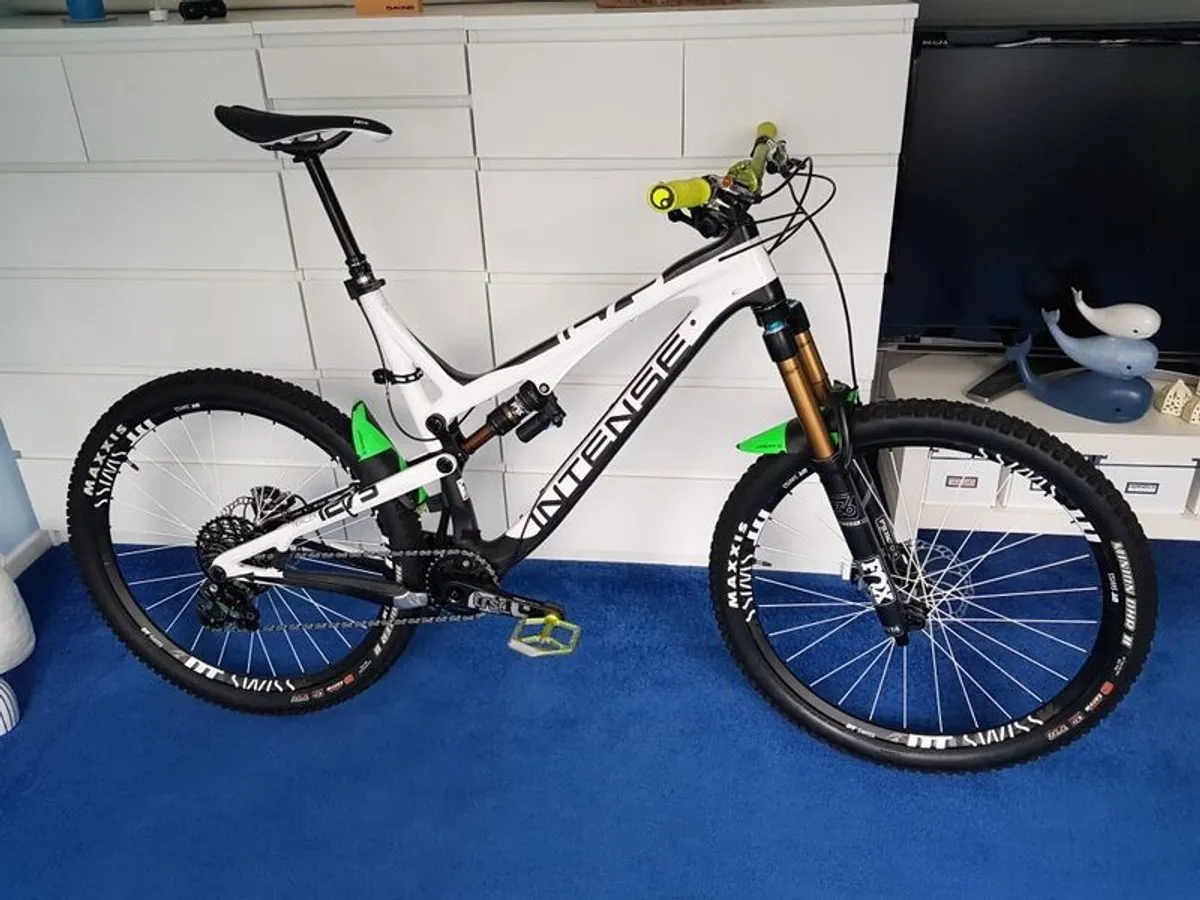 Full Carbon XL Full Suspension Enduro Intense Tracer Bike in spotless condition - Image 3
