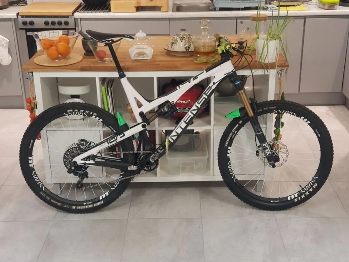 Full Carbon XL Full Suspension Enduro Intense Tracer Bike in spotless condition - Image 1