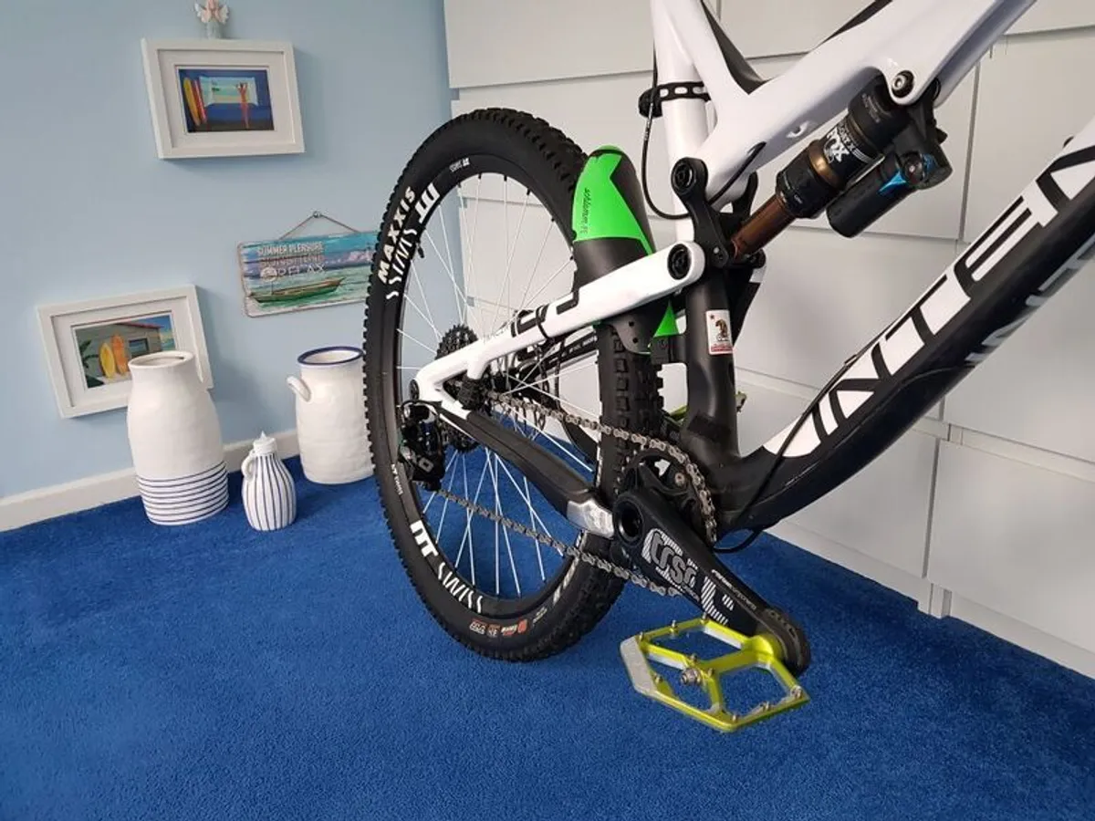 Full Carbon XL Full Suspension Enduro Intense Tracer Bike in spotless condition - Image 2