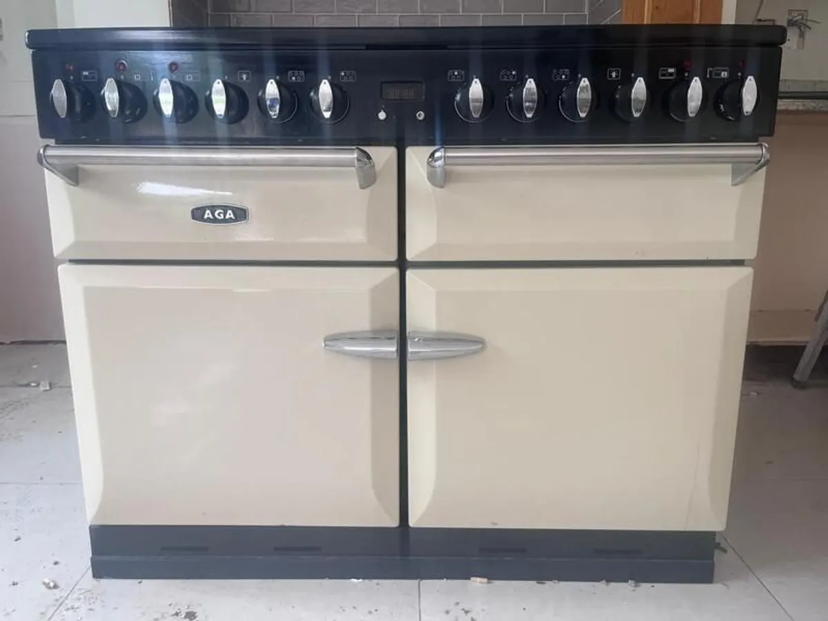 AGA Masterchef electric range cooker in cream with induction cooktop - Image 2