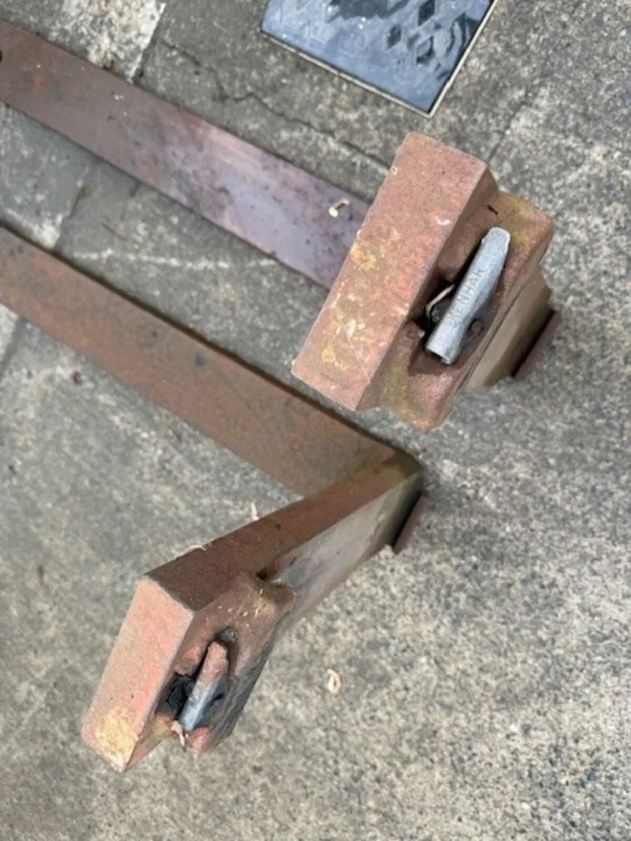 T0200 Pair Forks 45'' Tall  x 5” x 22” xxx - Image 2