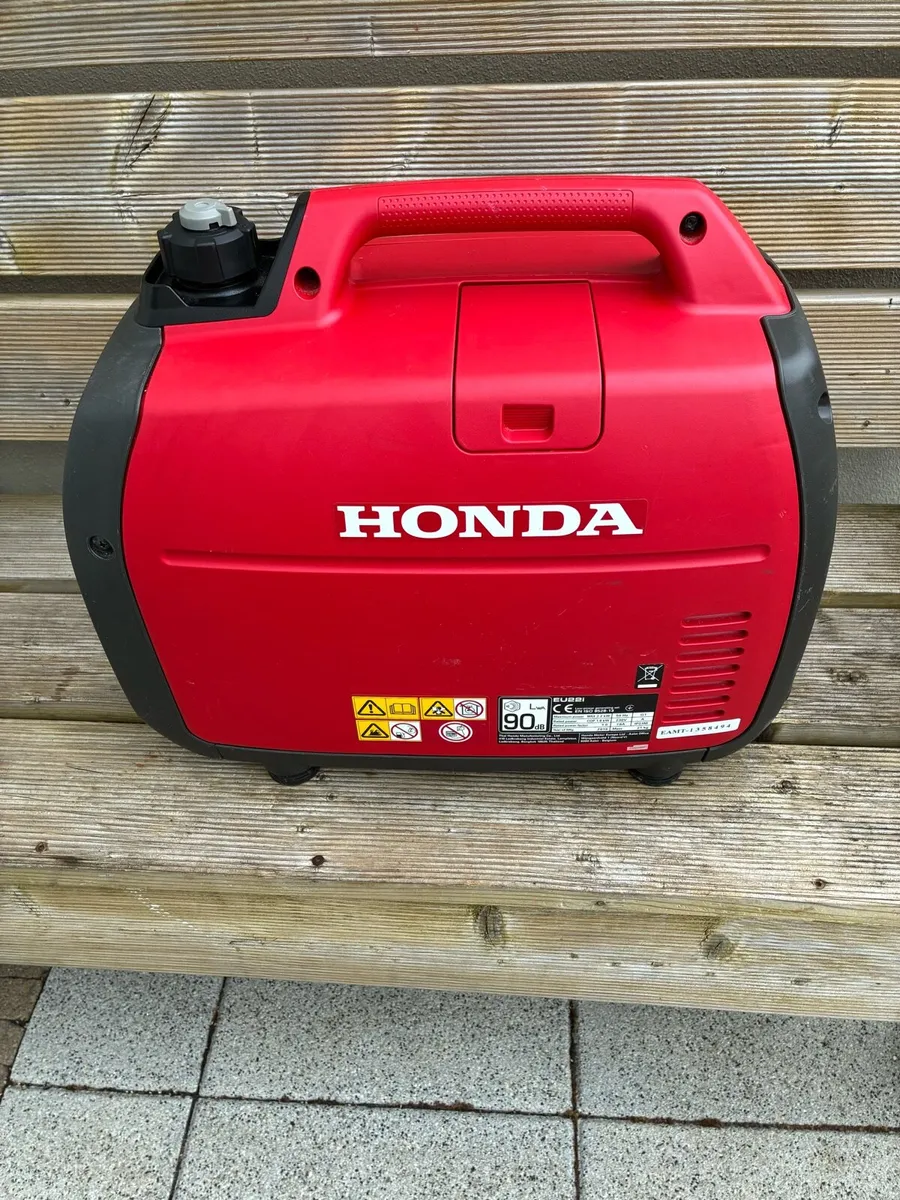 Honda generator. - Image 2