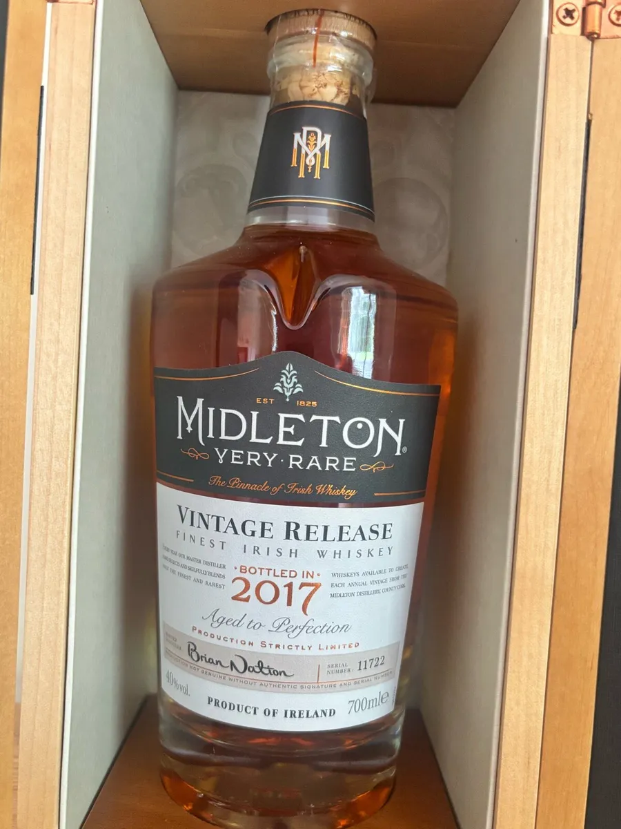 Midleton Very Rare 2017-Sealed Collectible Whiskey - Image 4