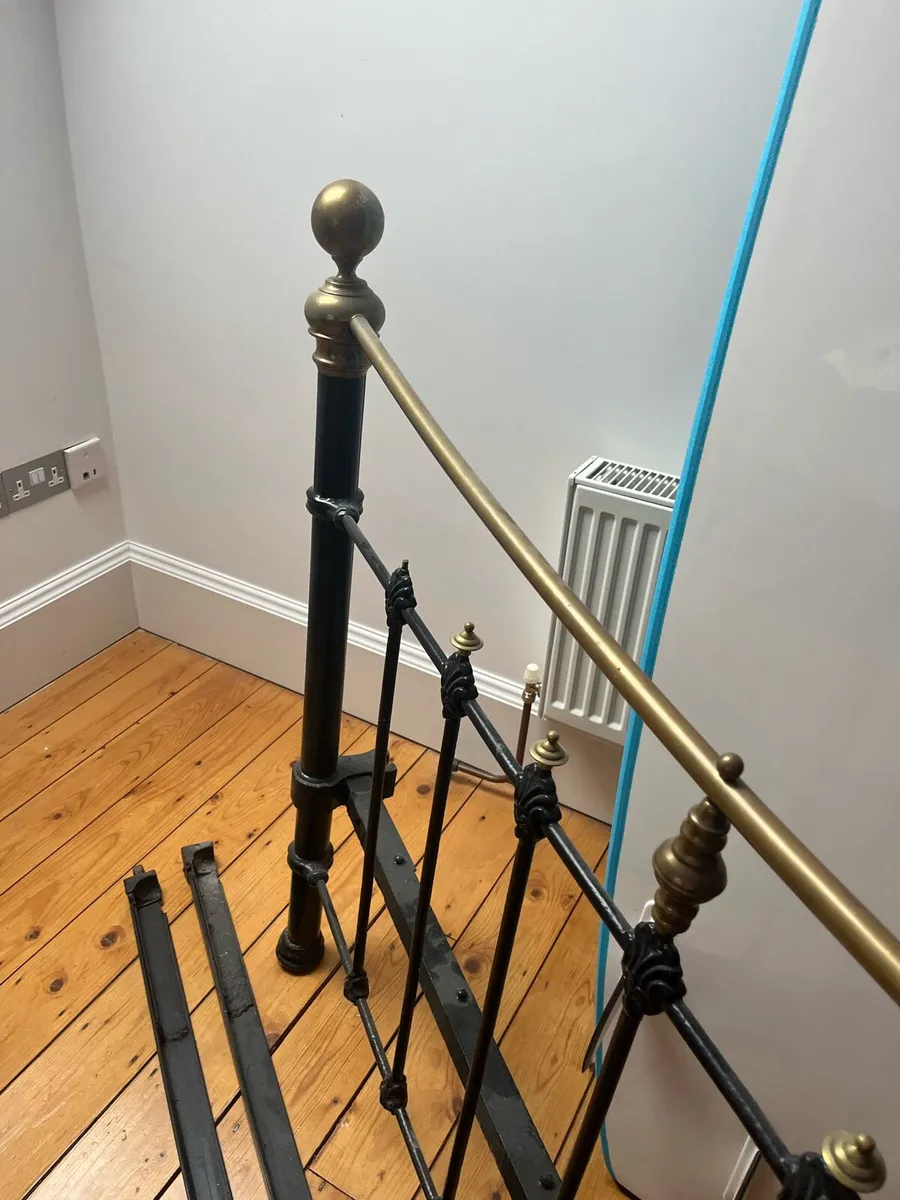 Antique iron and brass bed - Image 3