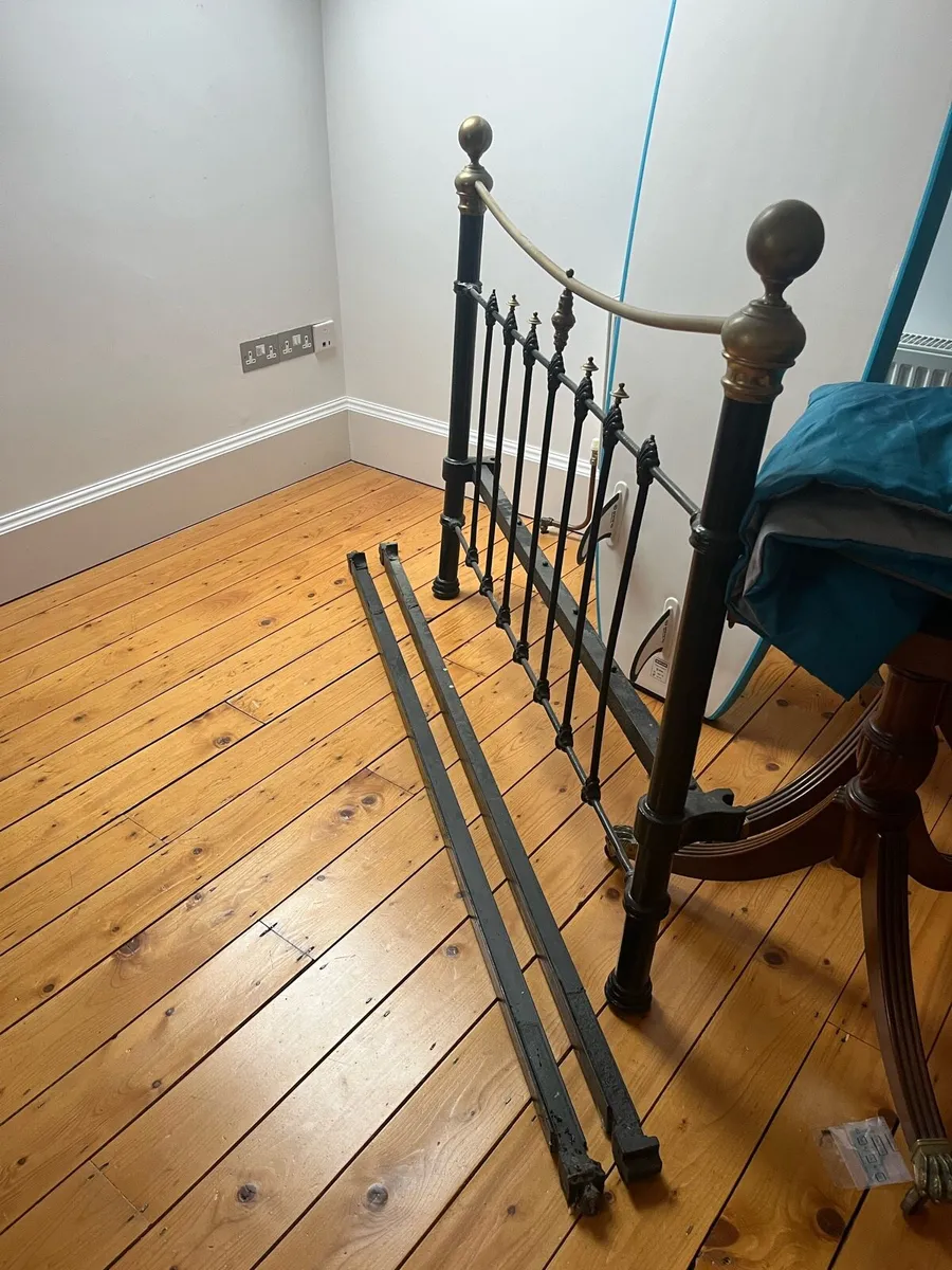 Antique iron and brass bed - Image 4