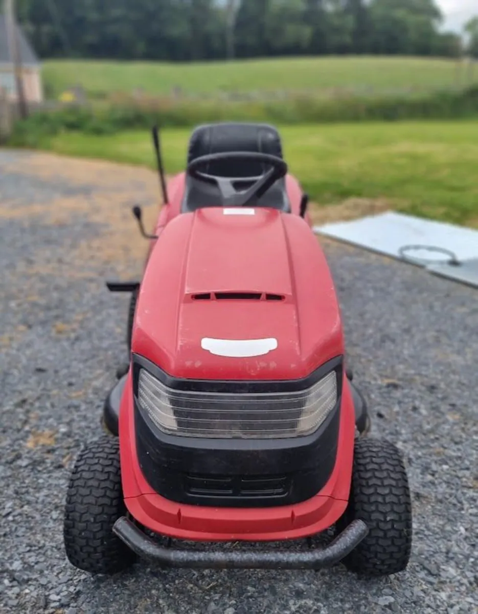 2008 Castlegarden ride on lawn mower - Image 2