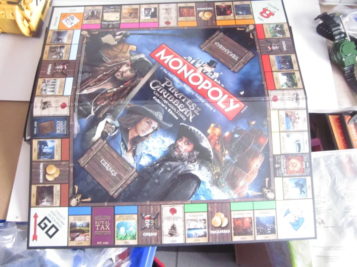 Monopoly Pirates of the Caribbean Board  Game - Image 3