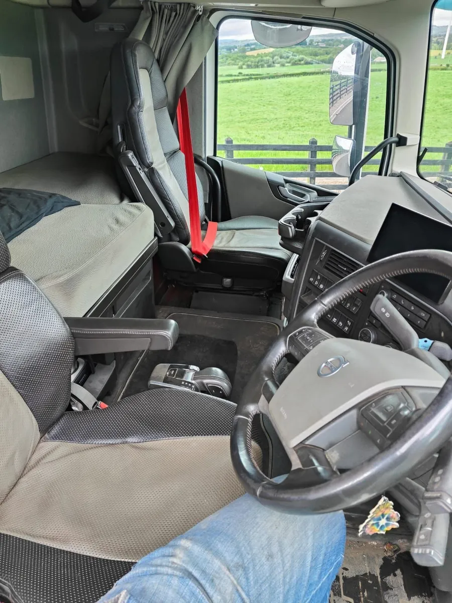 Volvo FH 460 Isave - Image 2