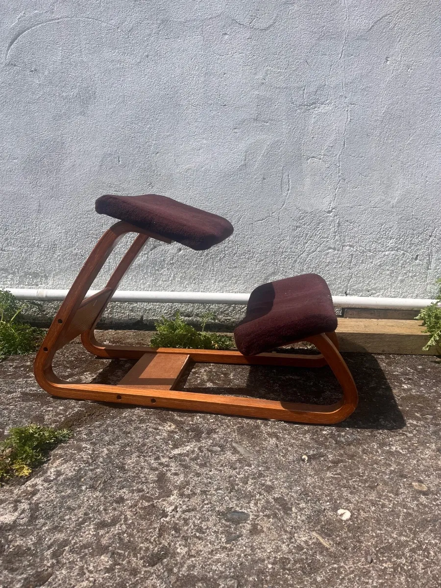 Kneeling chair