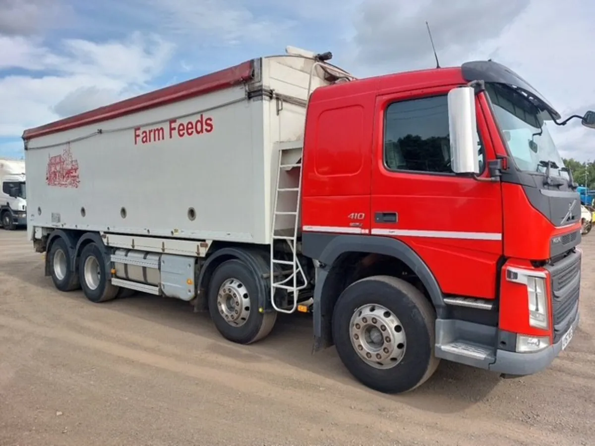 2017 Volvo FM410 8x4 Alloy Bulk Blower - Image 1